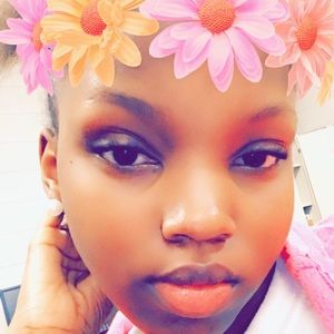 Meet your Posher, Aveon